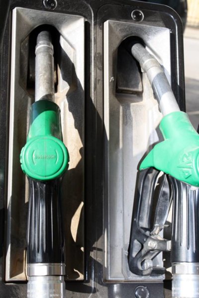 Στα 1,650 €/lt η φθηνότερη αμόλυβδη