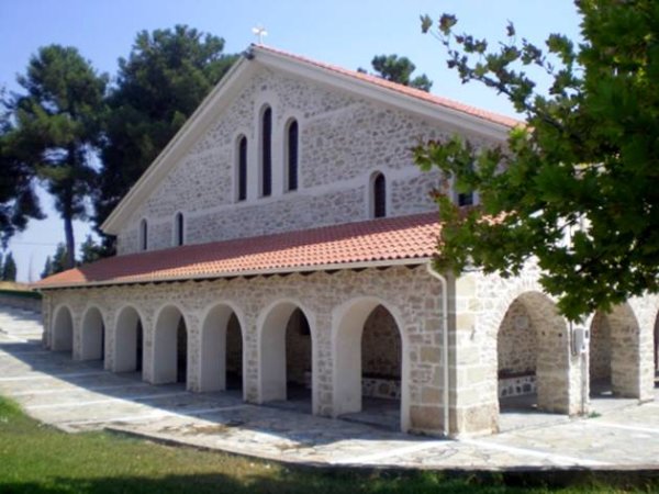 Εορτάζει ο Ιερός Ναός Αγίου Χαραλάμπους στη Νίκαια