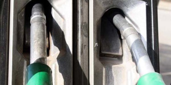 Στα 1,665€/lt η φθηνότερη αμόλυβδη