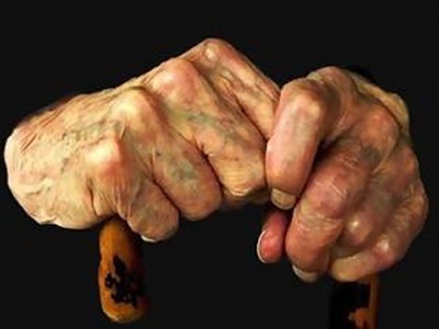 Γένος γερόντων… Toυ Άγγελου Πετρουλάκη
