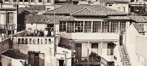 Η «οικία Κοκοβίκου»… ζωντανεύει δέκα χρόνια πριν την ταινία (βίντεο)