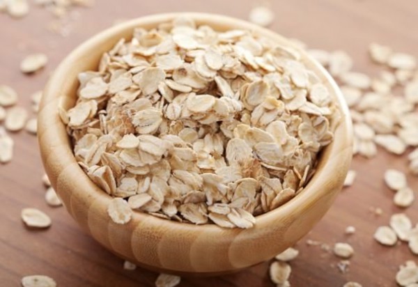 Γιατί η βρώμη μειώνει τη χοληστερόλη: ο καθοριστικός ρόλος του εντερικού μικροβιώματος