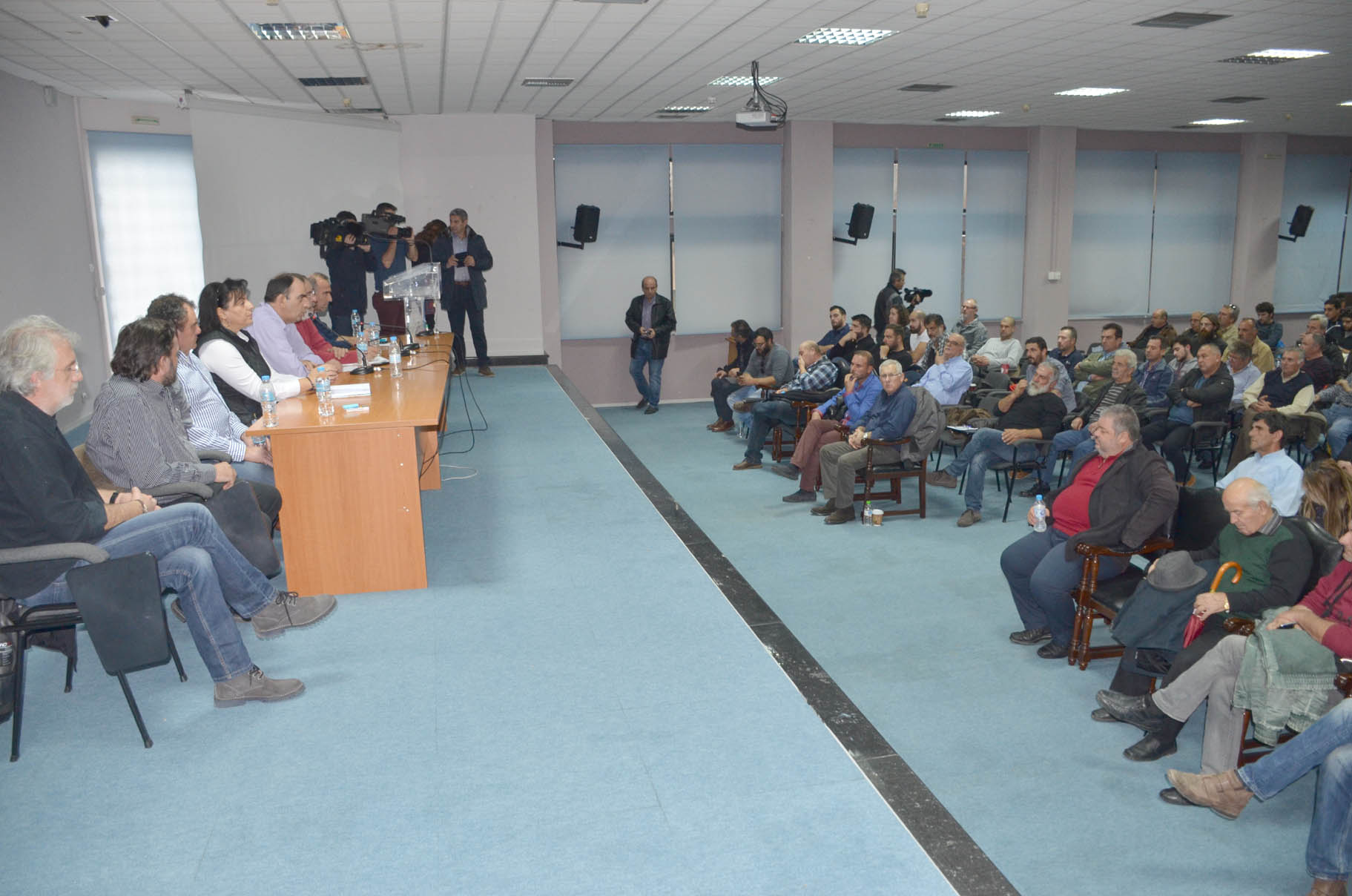 ΑΓΡΟΤΕΣ ΔΕΥΑΛ (4)