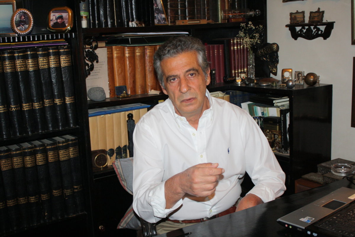 Βασίλης Μίχος