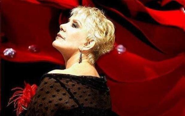 Μαρινέλλα: Από το “Άνοιξε Πέτρα” στην Παριζιάνα – Οι χρυσές στιγμές του σινεμά