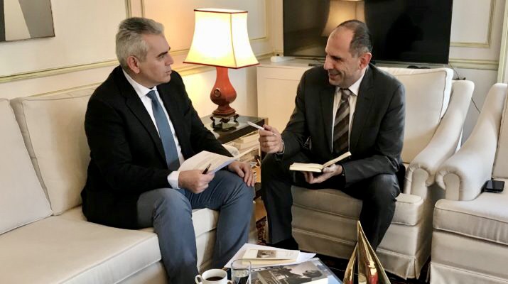 Στο Μέγαρο Μαξίμου με τον υπουργό Επικρατείας Γιώργο Γεραπετρίτη