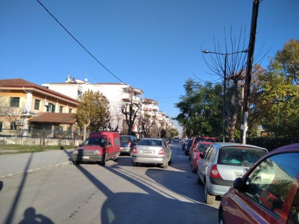 Λάρισα: «Δρόμος των στεναγμών» για τους οδηγούς η οδός Παλαιολόγου (φωτ.)