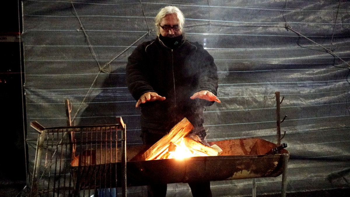 Είναι «ζεστοί» οι αγρότες στη Λάρισα. Στόχος τους να παραμείνουν έτσι για αρκετές ημέρες