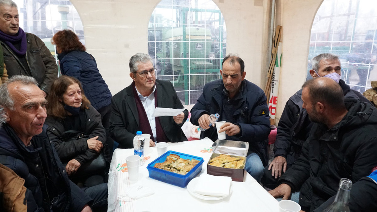 Κι αν ρίχνουν νερό στο τσίπουρο, δεν φαίνεται να ρίχνουν νερό στο… κρασί τους. Δεν κάνουν πίσω πλέον. Ζητούν συνάντηση με τον πρωθυπουργό