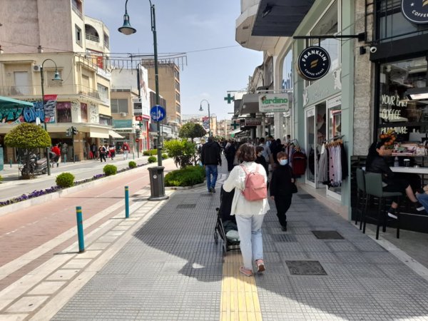 Αυτό είναι το ωράριο των εμπορικών καταστημάτων στη Λάρισα τη Μ. Εβδομάδα (πίνακας)