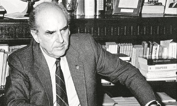 «Ο Μεγάλος είναι λιώμα…»: Η στημένη παγίδα στον Ανδρέα Παπανδρέου στα μπουζούκια, που άλλαξε την ιστορία της χώρας