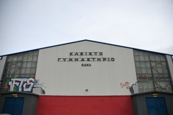 Σχολικοί αγώνες βόλεϊ σε συνθήκες ψύχους στη Λάρισα