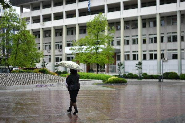 Συννεφιά με τοπικές βροχές το Σάββατο στη Θεσσαλία