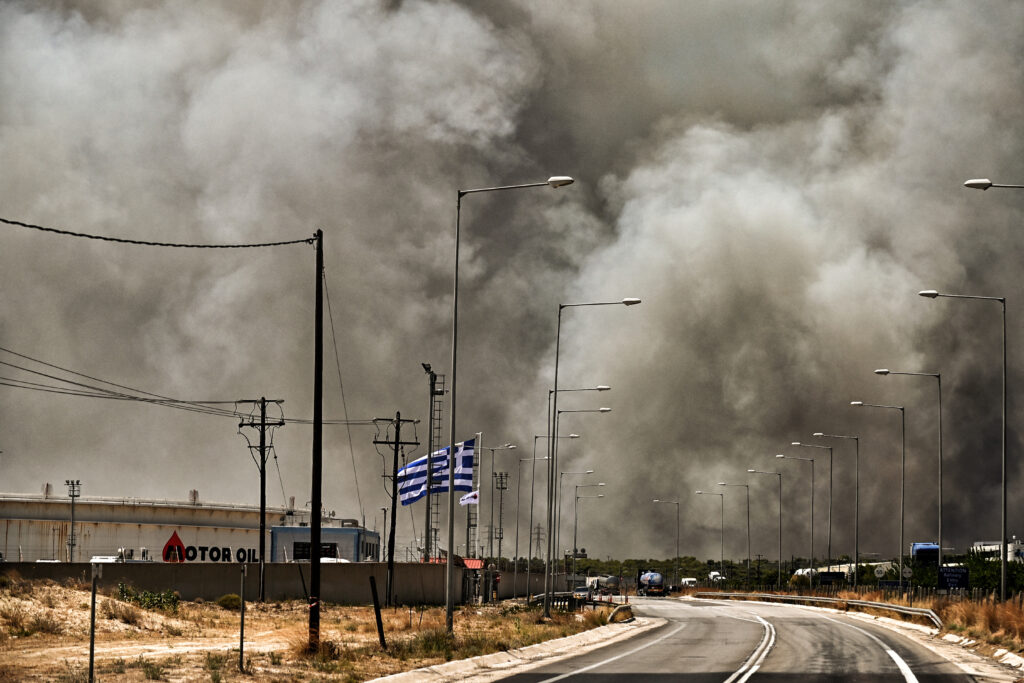 Πυρκαγιά στον Άγιο Χαράλαμπο και το Πανόραμα Λουτρακίου, Τρίτη 18 Ιουλίου 2023.
(EUROKINISSI)