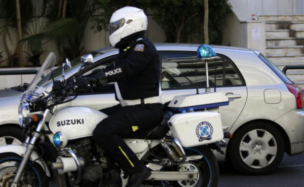 Θα μας σκότωναν, η μάνα μου είναι με σπασμένο ισχίο, λέει ενοικιαστής για την επίθεση στην Άνοιξη