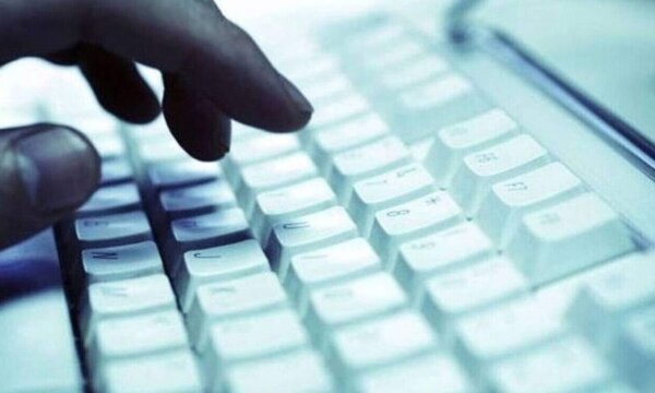 Ασφάλεια ανηλίκων στο Διαδίκτυο: Η ΕΕ σχεδιάζει υποχρεωτική επαλήθευση ηλικίας για όλους