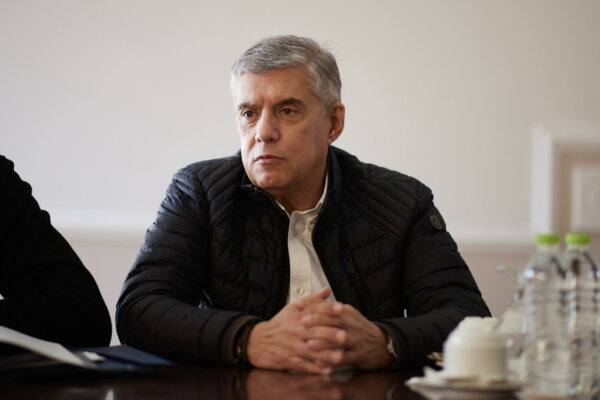 Κ. Αγοραστός για Μικτό Κέντρο Διημέρευσης – Ημερήσιας Φροντίδας: Έργο άλλων, ανακοίνωση δική του – το πολιτικό cosplay του κ. Κουρέτα