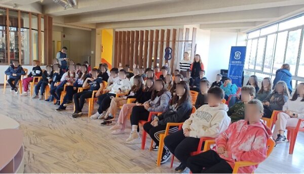 Ενημέρωση για τις Πρώτες Βοήθειες από την First Aid Provider Hellas σε μαθητές της Σχολής Καραβάνα