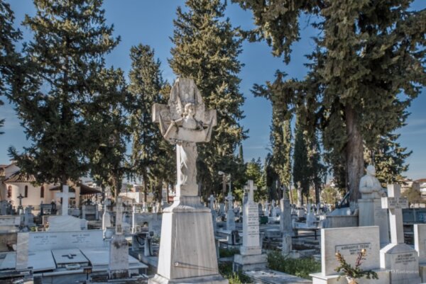 Ρομά έκλεψε οστά και ζητά λύτρα από άλλον Ρομά για να τα επιστρέψει