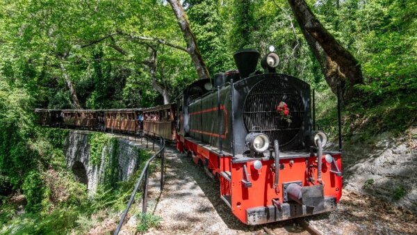 Hellenic Train: Επιπλέον δρομολόγια στο τρένο του Πηλίου για τους εκδρομείς της 28ης Οκτωβρίου
