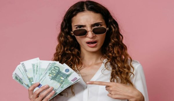 Τα 3 ζώδια που τρελαίνονται για πολυτέλεια κι έχουν γούστα ακριβά