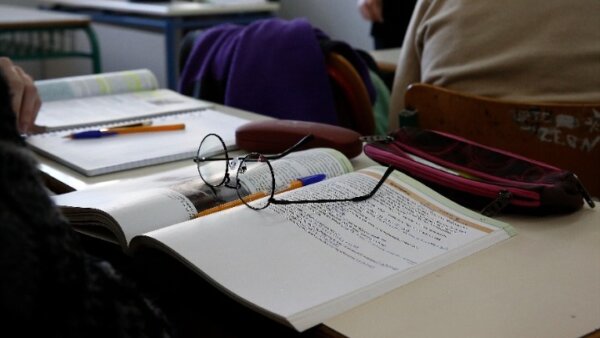 Οι μικρές αλλαγές που προτείνουν οι φυσικοθεραπευτές στους μαθητές για μείωση του άγχους των εξετάσεων