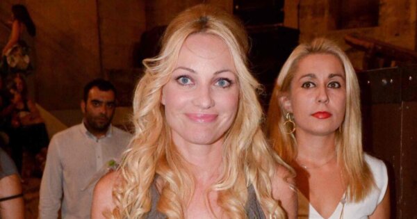 Τζένη Ιωακειμίδου: Η ηλικία, η κούκλα κόρη της και ο λόγος που αποσύρθηκε από τον χώρο του θεάματος