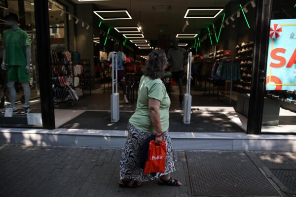 «Φύκια για μεταξωτές κορδέλες»…