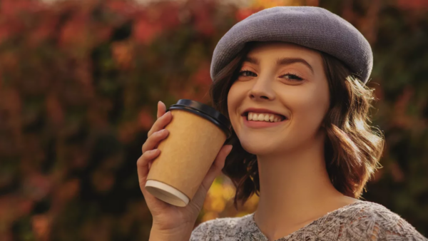 5 χαρακτηριστικά που συναντάς σε όσους πίνουν σκέτο καφέ