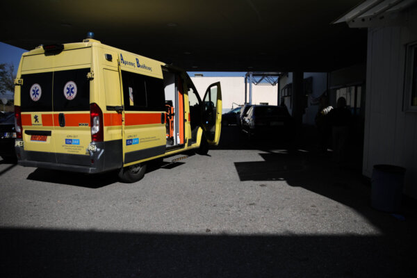 Σε κρίσιμη κατάσταση στο ΠΓΝΛ νεαρός Τρικαλινός, μετά από τροχαίο