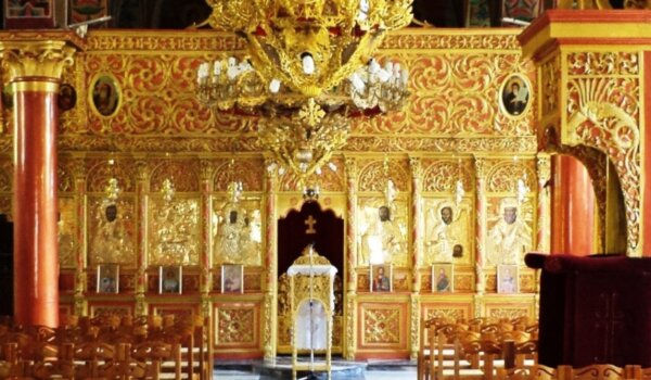 Τo σκαλιστό τέμπλο του Ιερού Ναού της Ζωοδόχου Πηγής του Αργυροπουλίου (1884)