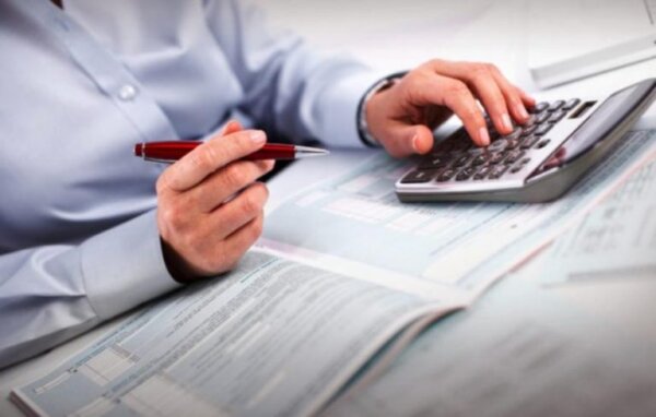 Ελεύθεροι επαγγελματίες: Με αλλαγές και «κλειδωμένες» δαπάνες το έντυπο Ε3