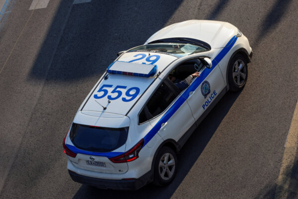 Πάτρα: Μητέρα και γιος συνελήφθησαν για ναρκωτικά – Τι εντοπίστηκε στο σπίτι τους