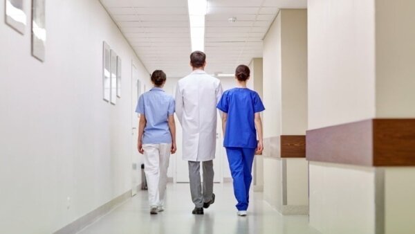Πόσοι είναι οι επαγγελματίες υγείας στην Ελλάδα