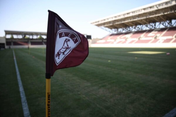 Έναρξη στο Arena για την κρίσιμη αναμέτρηση της ΑΕΛ Novibet με τον Πανσερραϊκό (0-1 Β’ ημιχ.)