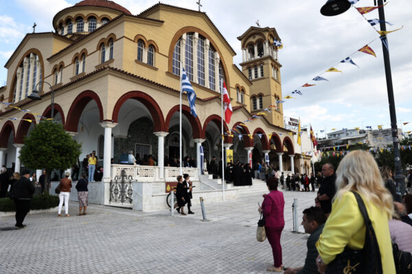 Η Τιμία Χείρα του Αγίου Βασιλείου του Μεγάλου στον Άγιο Αχίλλιο