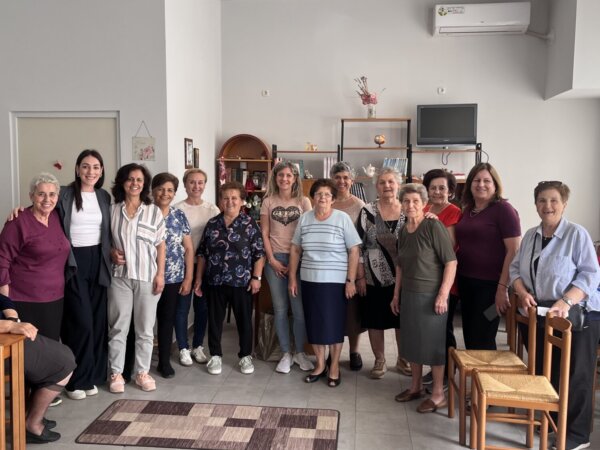 Εκπαιδευτικές δράσεις ψηφιακού γραμματισμού σε ΚΑΠΗ από το ΚΑΙΝΟΤΟΜΙΑ