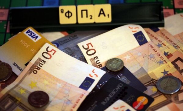 ΦΠΑ: Μειώνεται το «κενό», αλλά οι απώλειες εσόδων επιμένουν