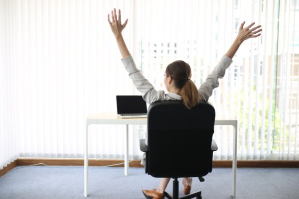 Nτουμπάι… Γράφει ο Άκυς Μητσούλης