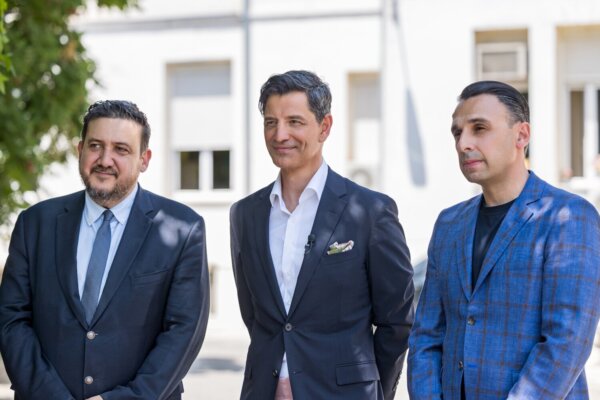 Το νερό ΘΕΟΝΗ αναβαθμίζει τις παιδιατρικές μονάδες της Θεσσαλίας με πρεσβευτή τον Σάκη Ρουβά