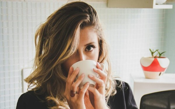 Τα 7 χαρακτηριστικά των ανθρώπων που πίνουν σκέτο καφέ