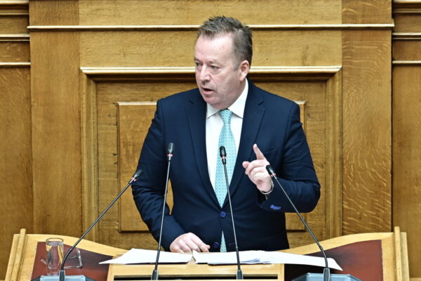 Κόκκαλης: «Ο καταρροϊκός πυρετός εξαπλώνεται – η κυβέρνηση αδρανεί»