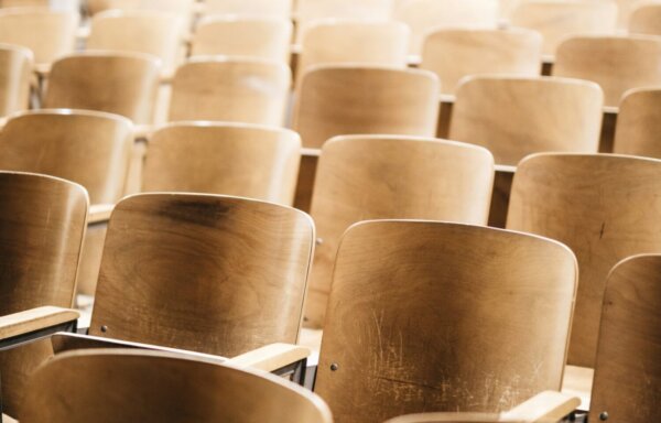 Διαγράφονται 280.000 αιώνιοι φοιτητές, 35.000 ζήτησαν παράταση σπουδών