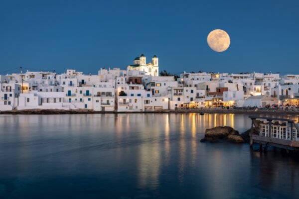 5 νησιά που φημίζονται για τη νυχτερινή τους ζωή