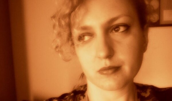 Συνέντευξη Ivana Maksić στο larissanet.gr: «Μόνο η κακή τέχνη είναι προπαγανδιστική…»