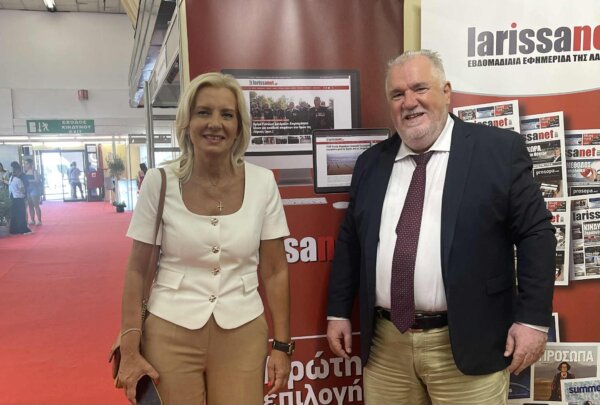 Η Ρένα στο περίπτερο της larissanet στην 89η ΔΕΘ