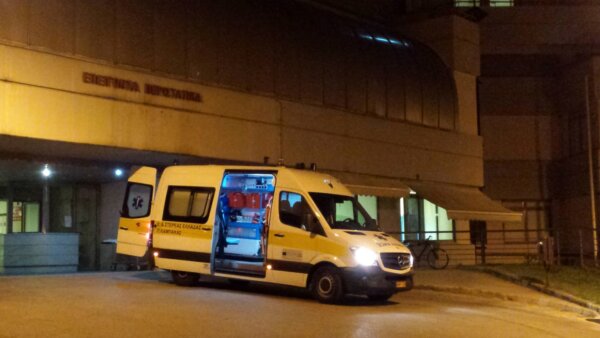 Τρίκαλα: Σε κρίσιμη κατάσταση ένας από τους Αγιορείτες που τραυματίστηκαν σε τροχαίο