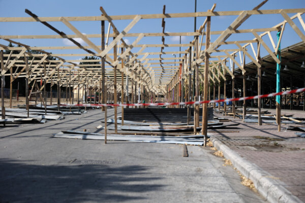 Στην τελική ευθεία για το Παζάρι της Λάρισας – Αλλάζει όψη η Σκεπαστή της Νεάπολης (φωτ.)