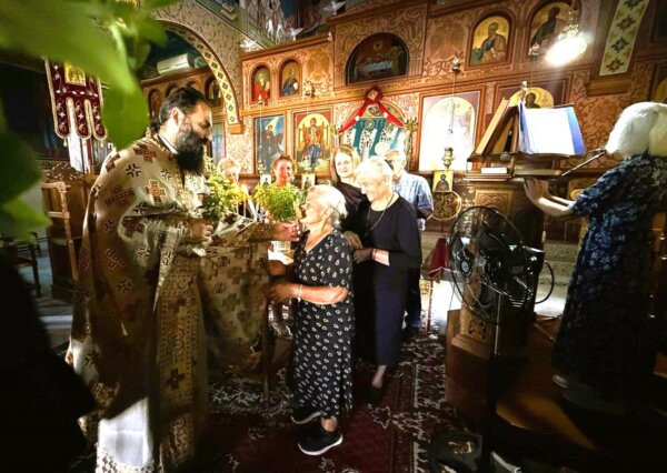 Εκδήλωση μνήμης στα Βούναινα – Γιατί αφήνουν ανοιχτά τα φώτα των σπιτιών τους