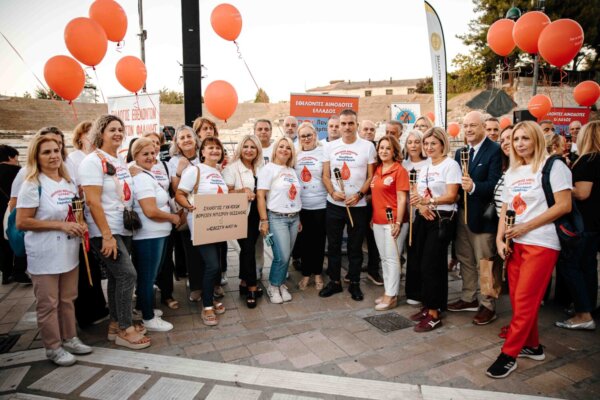 Δυνατό μήνυμα ελπίδας και ζωής στέλνει η Λάρισα – Πλήθος κόσμου στη Λαμπαδηδρομία Εθελοντών Αιμοδοτών